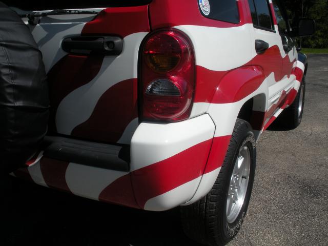 Passenger side rear corner of Flag Jeep
