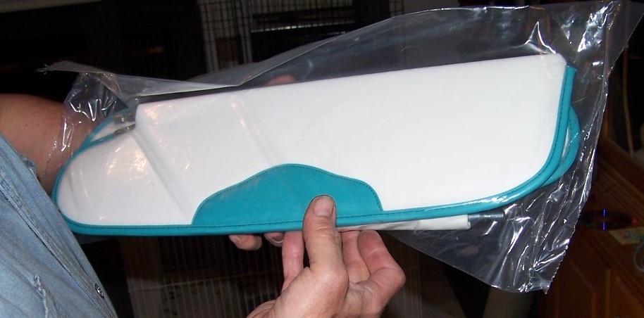Windlacing tack strip