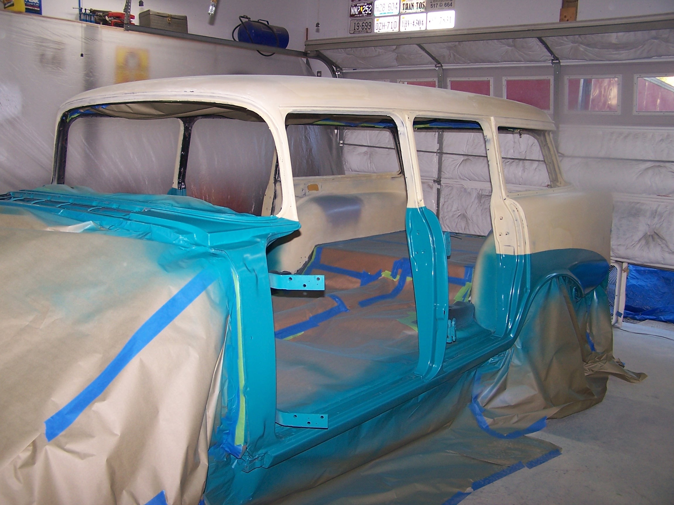 Body in turquoise