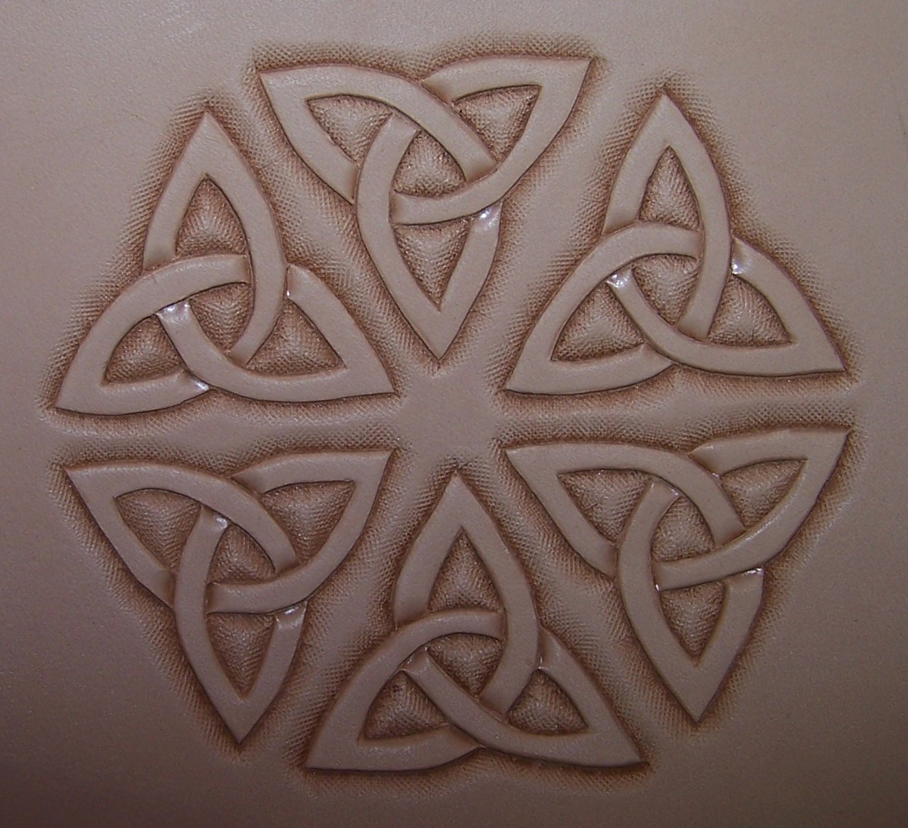 6 Celtic Triangles Carving