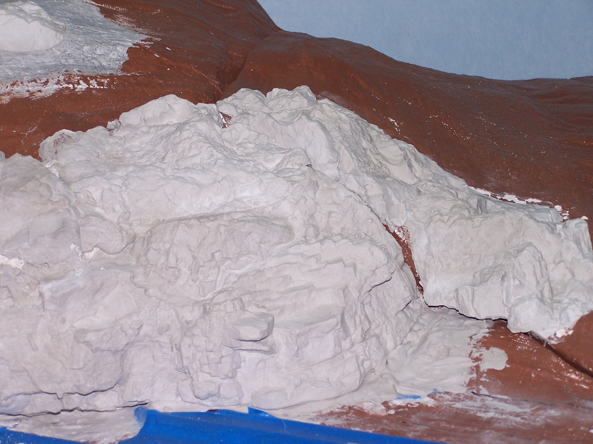 Picture of rocks hiding liftout edge