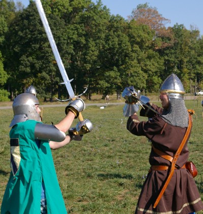 Squire Riochard continues to attack Squire William.